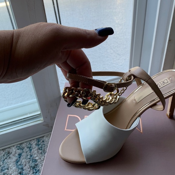 Heeled sandals - Picture 1 of 6